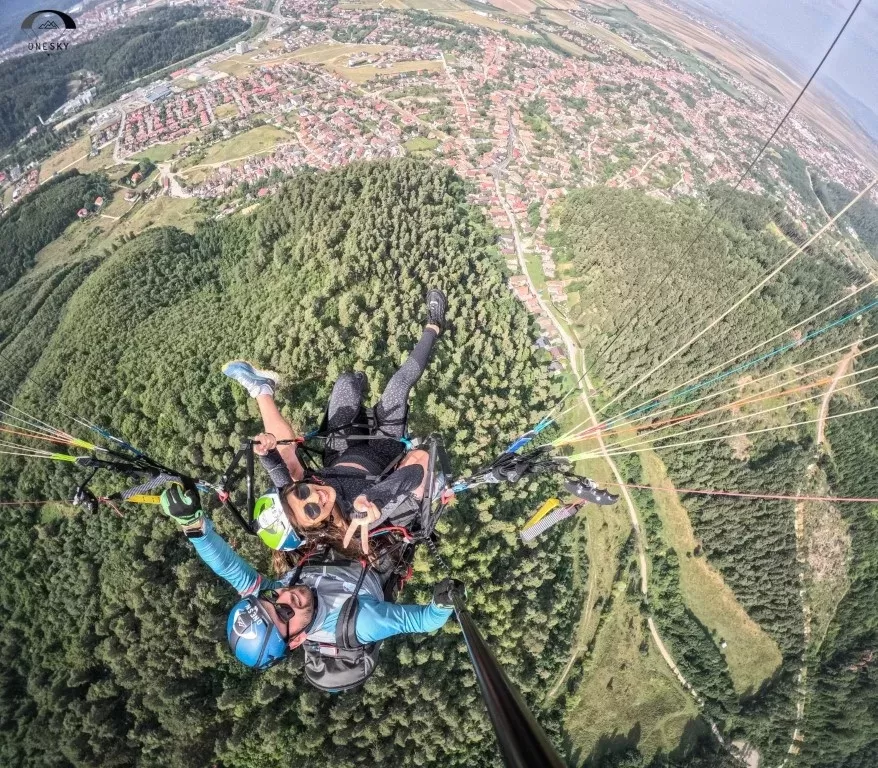 Zbor cu parapanta 20-30 de minute în Bunloc, Brașov