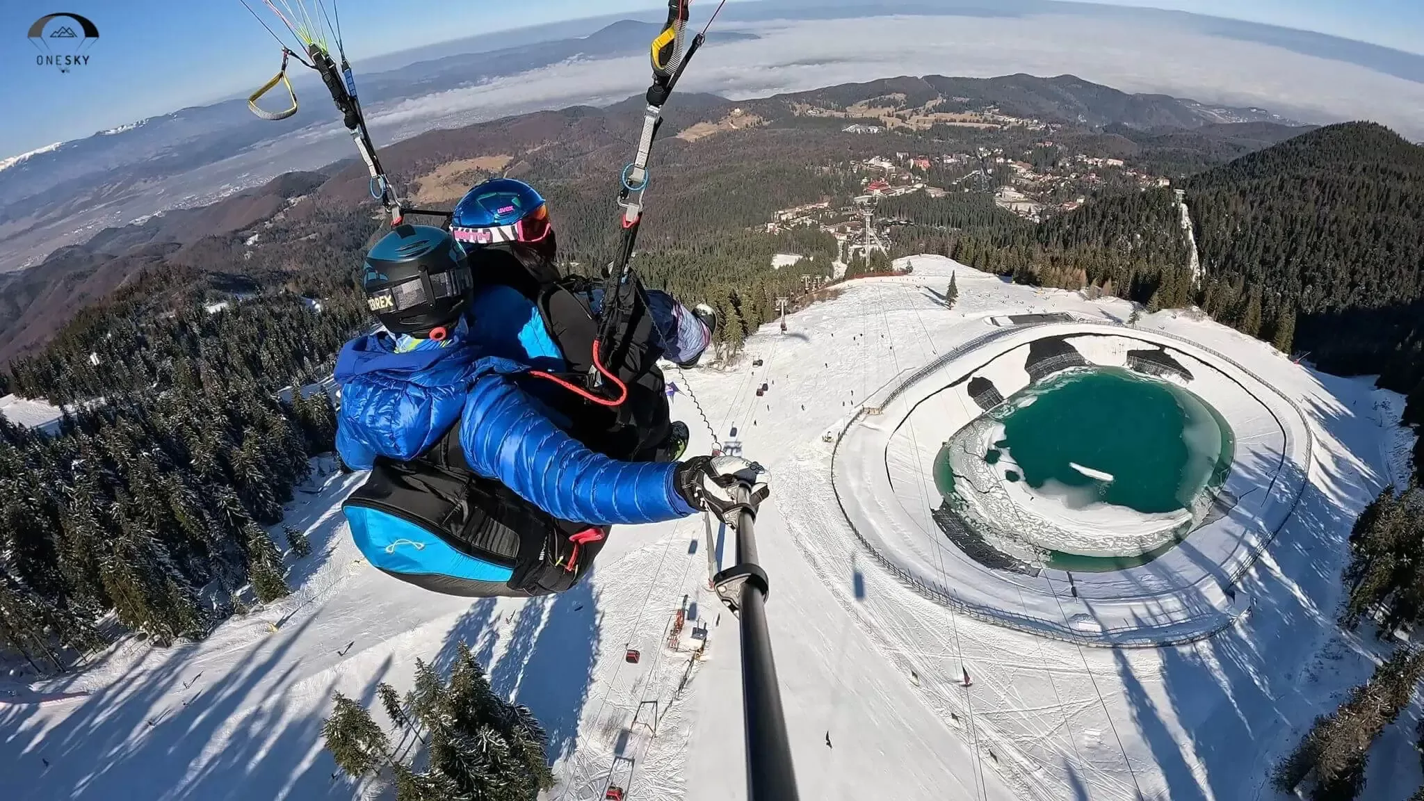Zbor cu parapanta 10-15 minute în Poiana Brașov