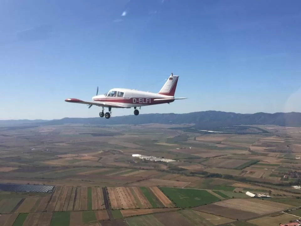 Zbor cu avionul peste Brașov, Tâmpa, Poiana Brașov și Râșnov - 30 minute - 2-3 persoane