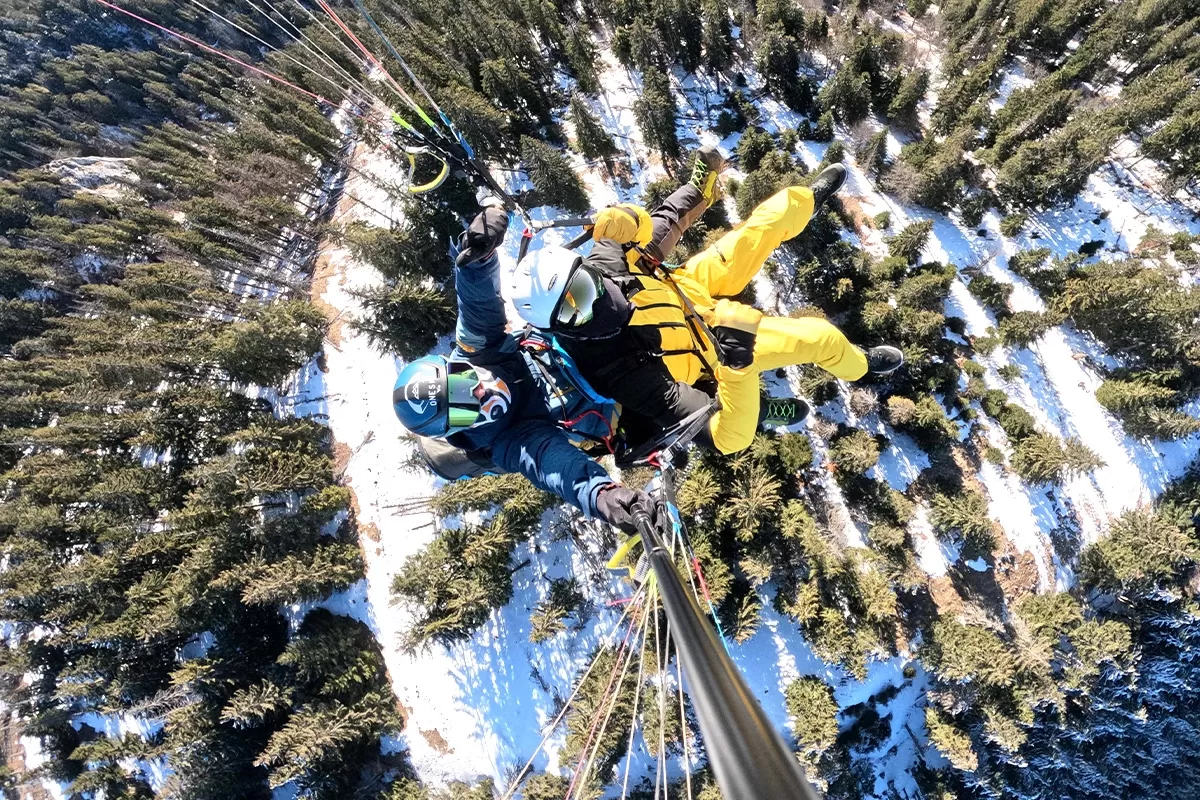 Zbor tandem cu parapanta 20-30 minute în Poiana Brașov
