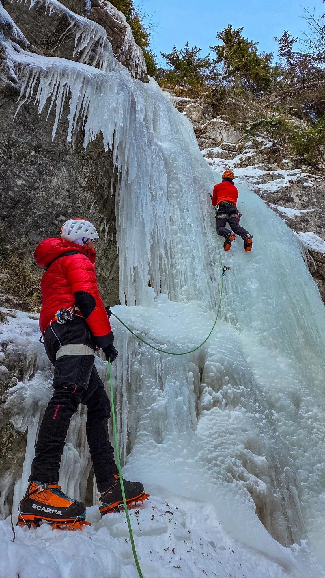 Weekend intensiv de cățărare pe cascade înghețate în Cheile Bicazului, Bucegi sau Făgăraș cu Willy Portik