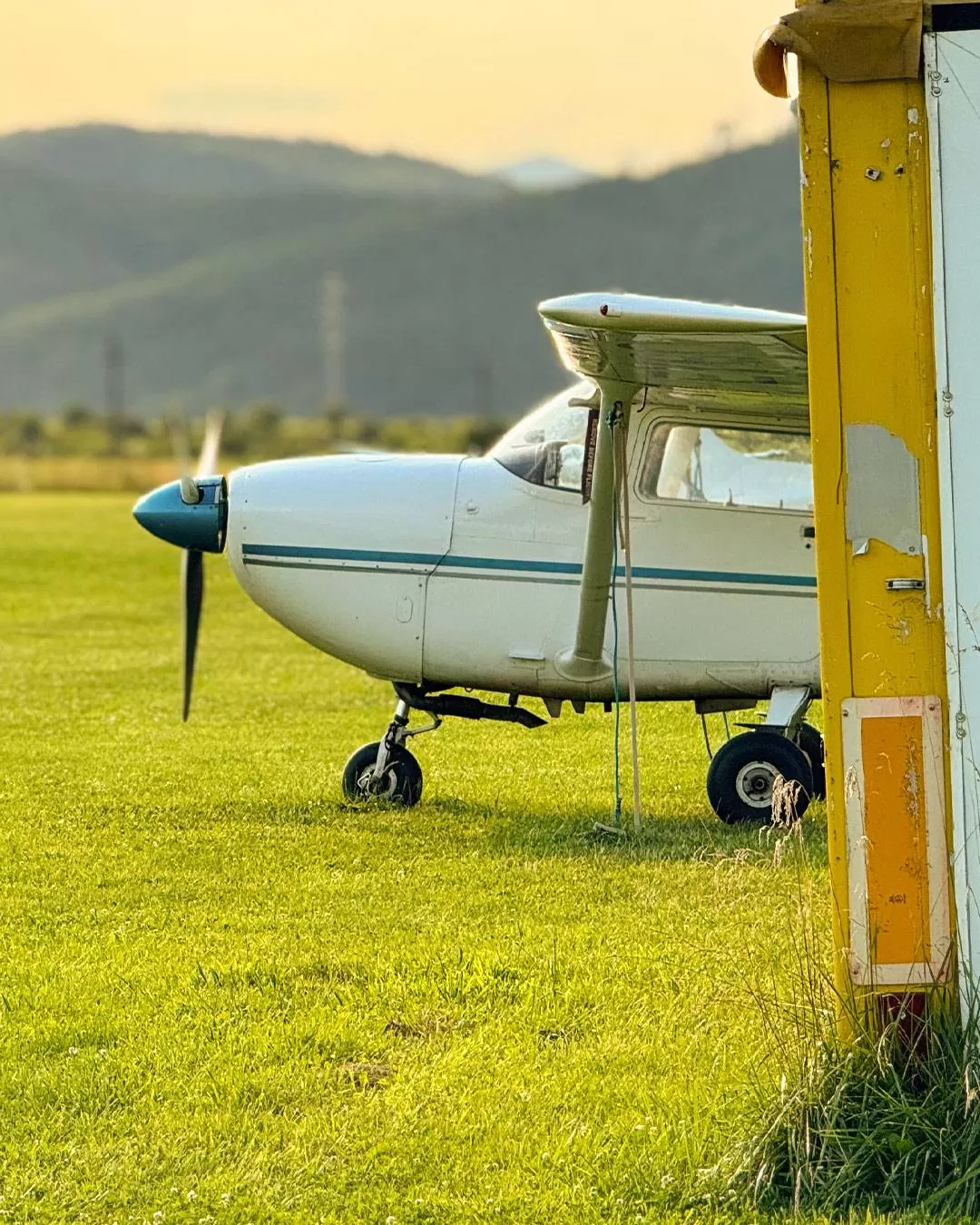 Zbor cu avionul peste Brașov la răsărit sau apus - 2-3 persoane